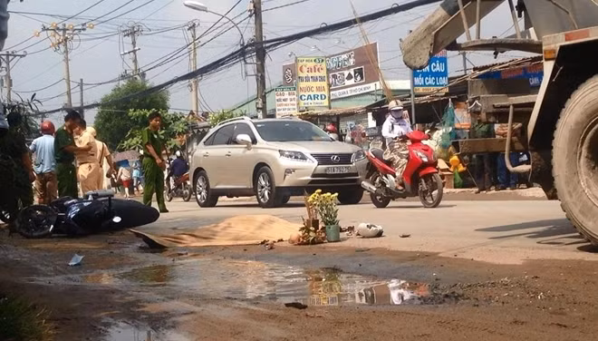 Nạn nhân được cho là tránh vũng nước nên gặp nạn