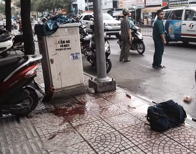 Giỏ xách nạn nhân tại hiện trường