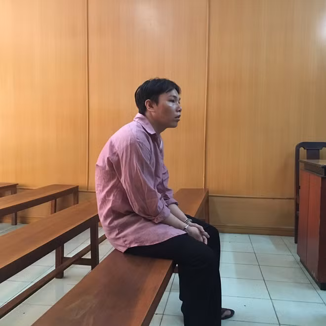 Bị cáo Dũng tại phiên xử.
