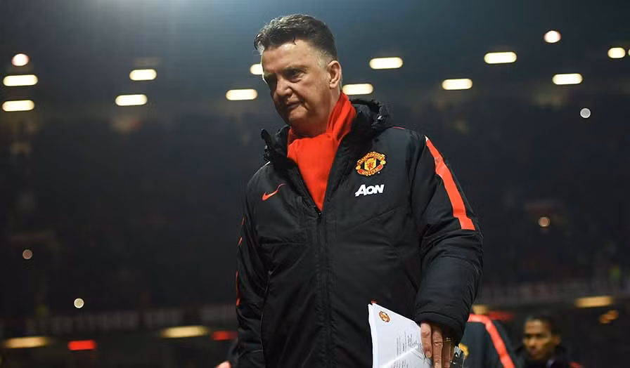 Không biết ông Van Gal còn bắt học trò chơi thứ bóng đá "nhàm chán" này đến bao giờ. Premierleague.com