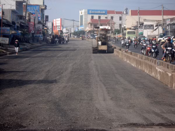 Đường Hồ Chí Minh được nâng cấp sẽ góp phần thúc đẩy phát triển kinh tế, xã hội các tỉnh Tây Nguyên và vùng phụ cận. Ảnh: H.T..