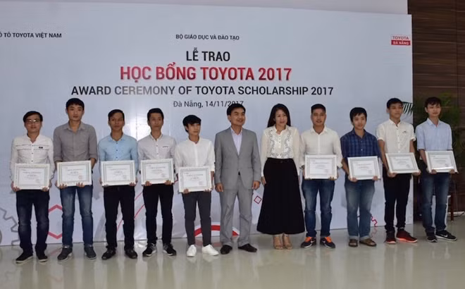 9 sinh viên xuất sắc của ĐH Bách Khoa Đà Nẵng cũng được nhận học bổng của Toyota