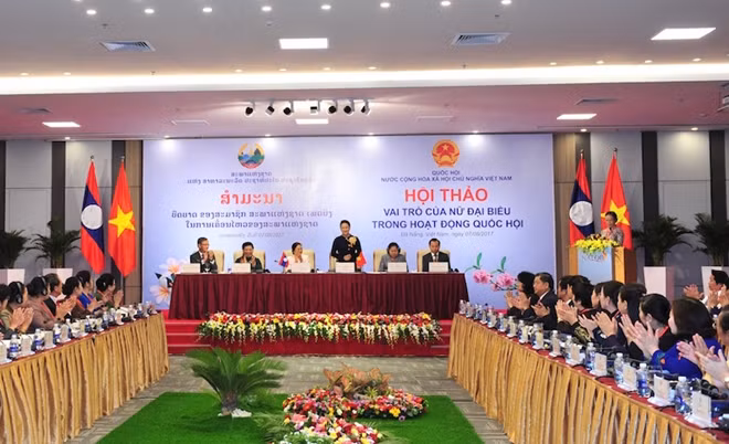 Đồng chí Nguyễn Thị Kim Ngân phát biểu tại hội thảo
