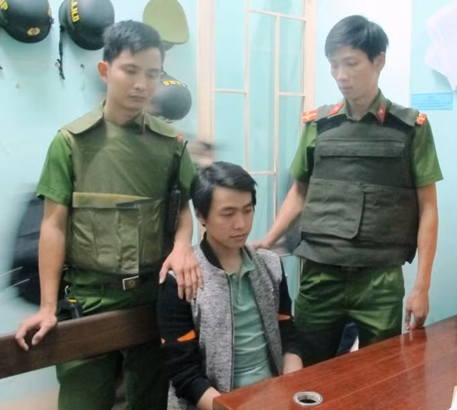 Phan Văn Hoàng bị lực lượng Công an bắt giữ