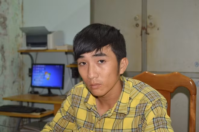 Và em trai tên Huynh.