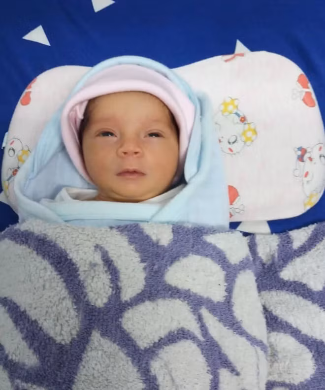 Cháu bé bị bỏ rơi, được bà Như nhận nuôi theo đúng quy định của pháp luật.