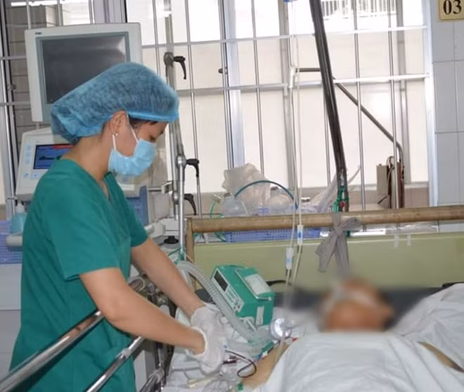 Bệnh nhân K. đang được theo dõi tích cực tại BVĐKTƯ Cần Thơ.