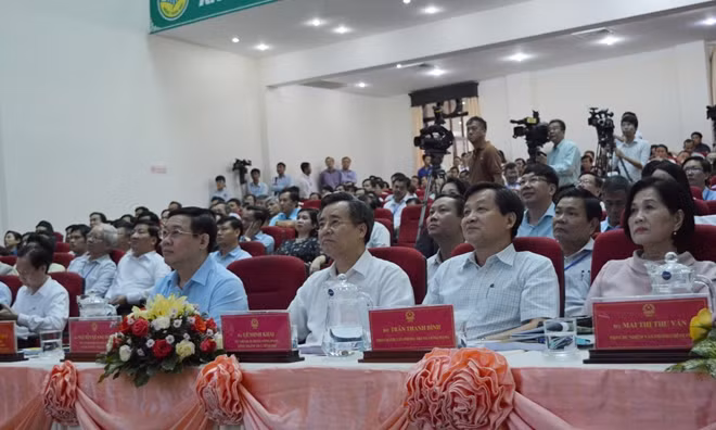Các đại biểu tham dự Hội nghị.