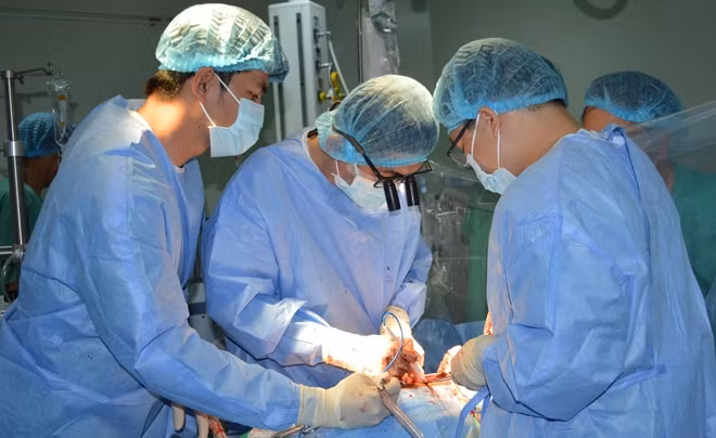 Ca phẫu thuật diễn ra hơn 8 tiếng đồng hồ đã thành công.