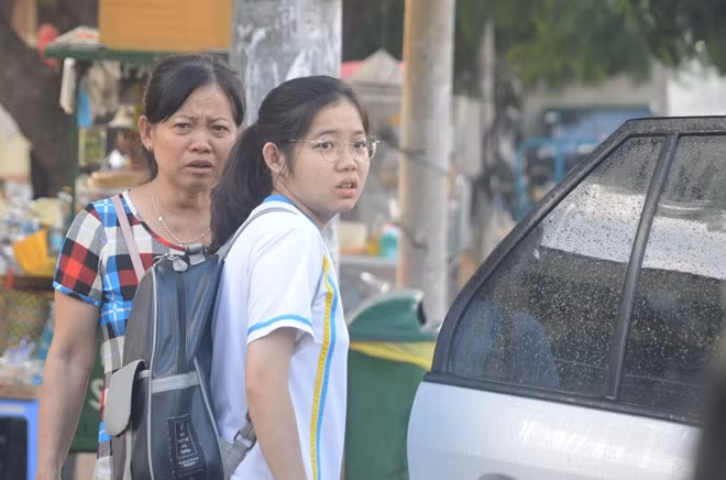 Một chút căng thẳng trước tổ hợp môn thi khoa học tự nhiên.