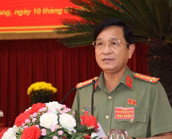Đại tá Phan Hoàng Lắm, Giám đốc Công an tỉnh Hậu Giang, phát biểu khai mạc Hội nghị.