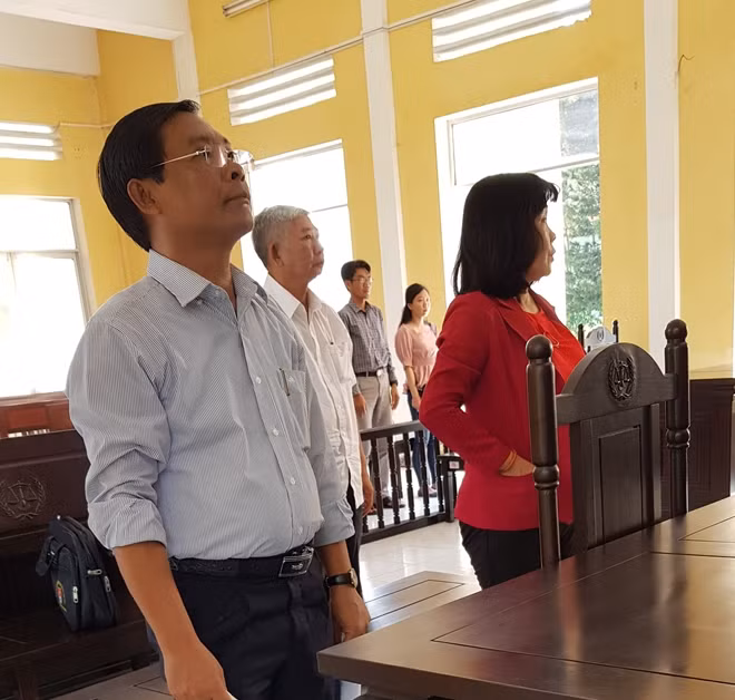 Các bị cáo tại tòa.