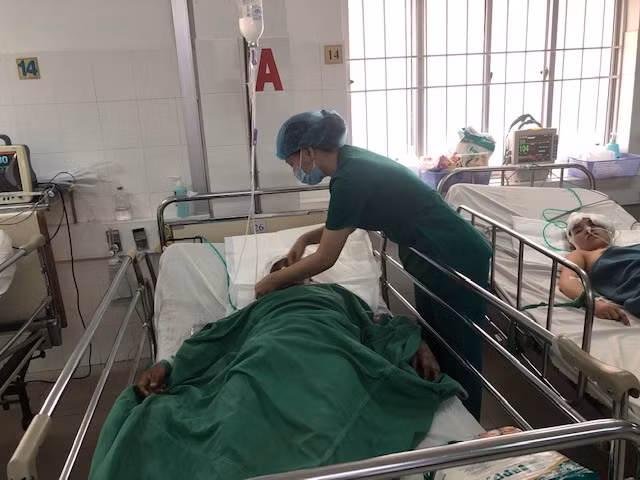 Bệnh nhân Phên đang được điều trị tại BVĐKTƯ Cần Thơ.