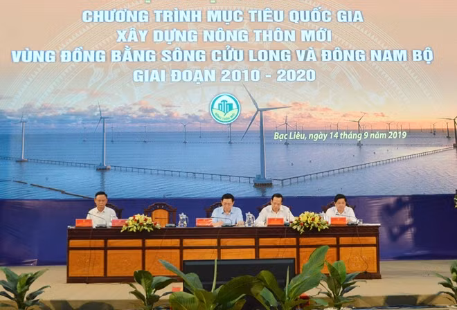 Phó Thủ tướng Vương Đình Huệ chủ trì Hội nghị.