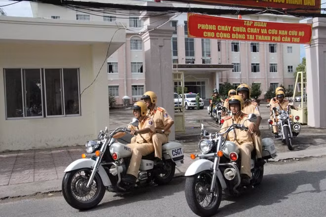 Công an quận Ninh Kiều ra quân tấn công, trấn áp tội phạm bảo vệ Tết Nguyên đán Kỷ Hợi 2019.