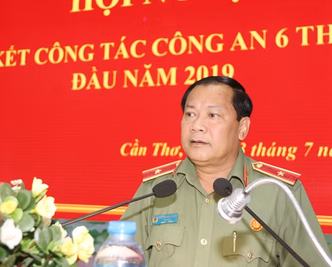 Thiếu tướng Nguyễn Văn Thuận - Giám đốc Công an TP Cần Thơ, phát biểu khai mạc Hội nghị.