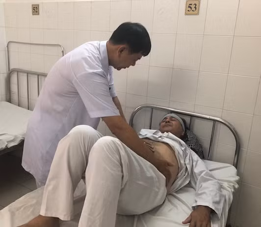 Sau khi tán sỏi, sức khỏe của ông Alan Kiandad đã ổn định và xuất viện ngay trong ngày.