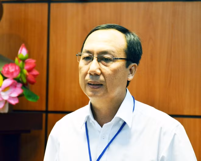 Phan Hoàng Vũ - Chủ tịch UBND TP Cà Mau, phát biểu tại buổi họp báo.