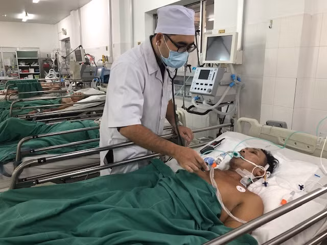 Bệnh nhân Minh đang được chăm sóc tại BVĐKTƯ Cần Thơ.