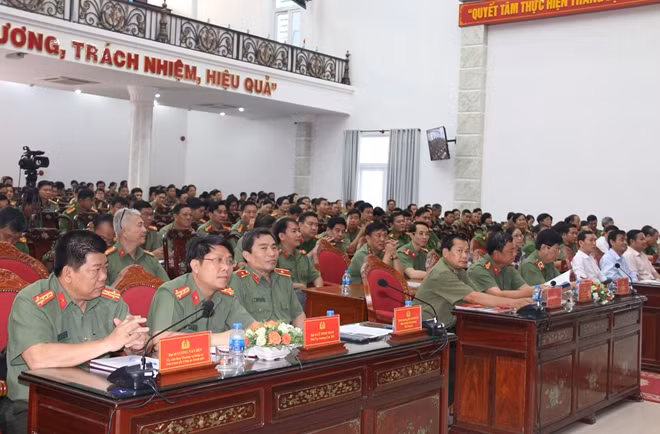 Toàn cảnh Hội nghị triển khai công tác năm 2019 của Công an TP Cần Thơ.