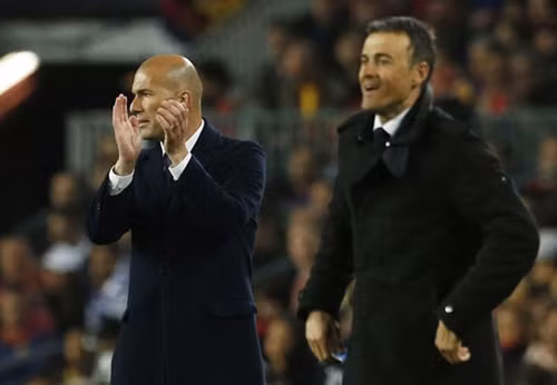 Zidane có 1 trận đấu cao tay ấn trước đồng nghiệp Luis Enrique.