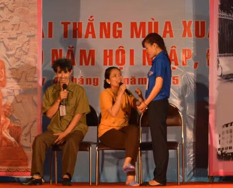 Vở kịch “Trở về đơn vị” của Đội tuyên truyền quận 3.