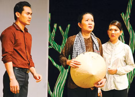 Một cảnh trong vở “Phía sau tội ác”. Một cảnh trong vở “Phía sau tội ác”.