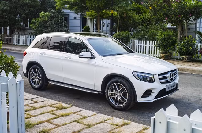 GLC là một trong nhiều dòng xe của Mercedes-Benz đang gặp trục trặc ở hệ thống điện - Ảnh minh hoạ