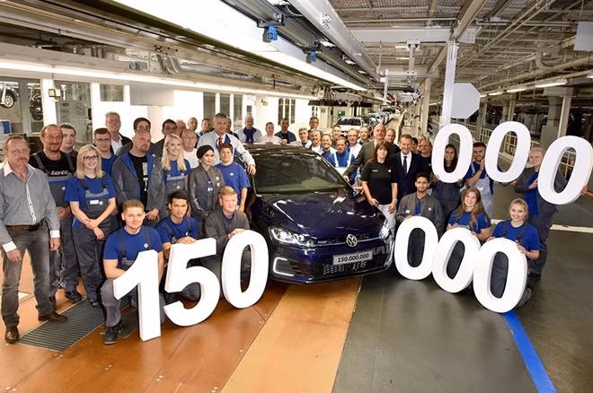 Chiếc Volkswagen thứ 150 triệu sản xuất tại Đức vừa được xuất xưởng trong năm 2017