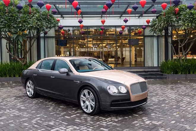 Bentley Flying Spur V8 Duotone đầu tiên tại Việt Nam
