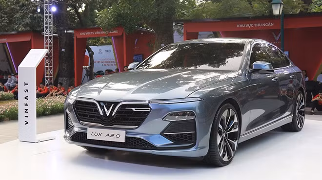 VinFast LUX A2.0 vừa có màn ra mắt và chính thức được bán ở thị trường trong nước.