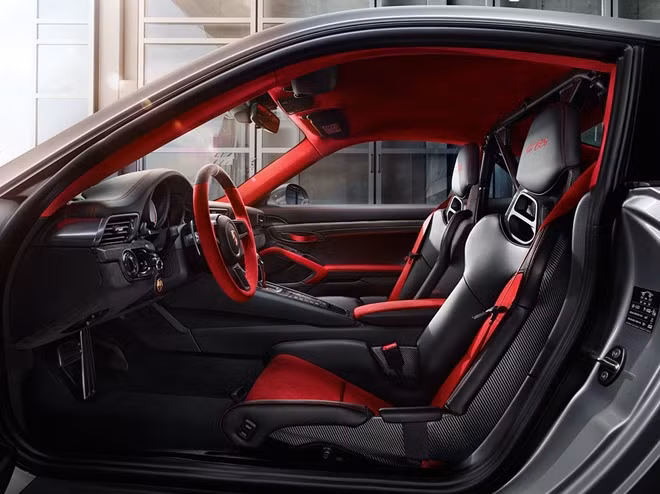 Nội thất Porsche 911 GT2 RS