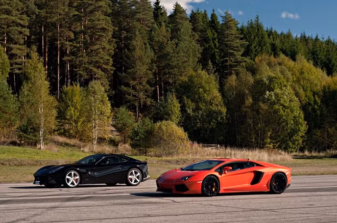 Muốn sở hữu Ferrari, người mua phải tuân thủ một số điều kiện nhất định - Ảnh minh họa