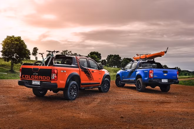 SUV và bán tải là những chiếc xe hữu hiệu để đi dã ngoại ở nơi hẻo lánh.