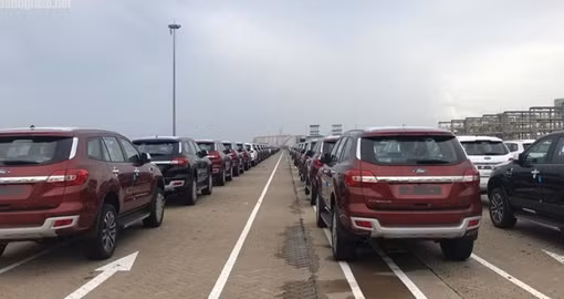 Một tuần hơn 4.000 ô tô nhập khẩu về Việt Nam