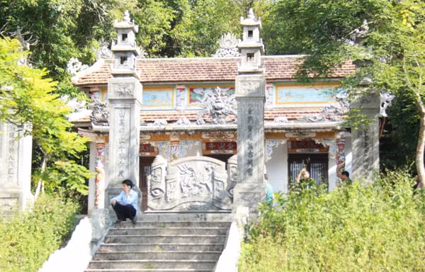 Đình làng Kim Sơn, nơi phát hiện thi thể người đàn ông. Đình làng Kim Sơn, nơi phát hiện thi thể người đàn ông.