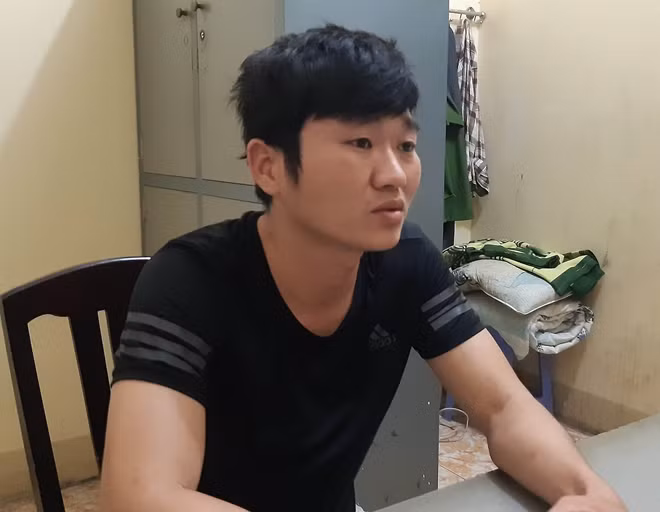 Tăng tại cơ quan công an.