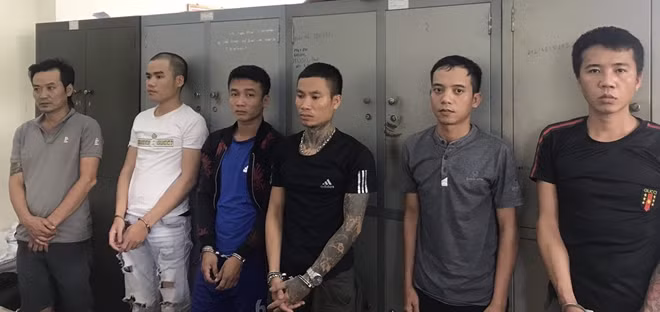 Các đối tượng tại cơ quan Công an.