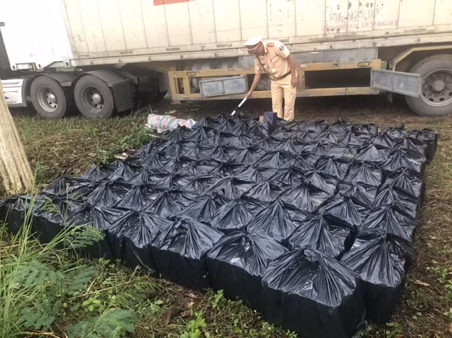 Số rượu lậu bị phát hiện.