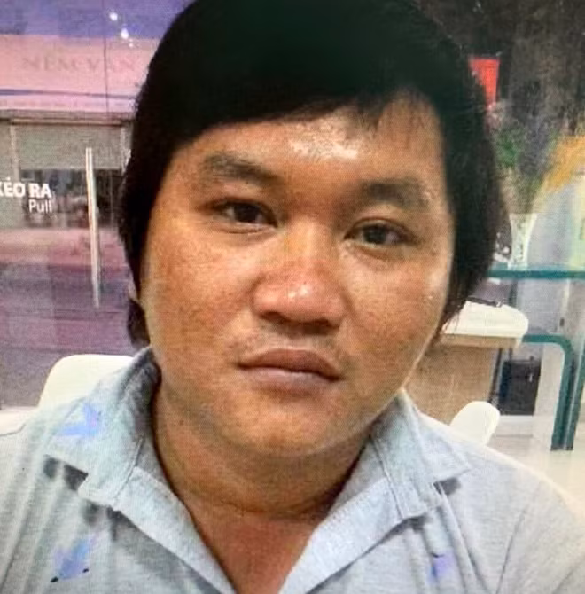 Tâm được công an di lý đi tìm tang vật. Tâm được công an di lý đi tìm tang vật.
