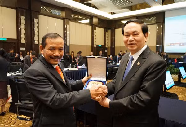 Bộ trưởng Trần Đại Quang gặp gỡ song phương với Tư lệnh Cảnh sát nước CH Indonesia Badrodin Haiti.