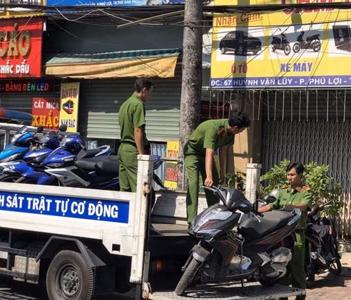 Tiệm cầm đồ chứa 15 xe máy không rõ nguồn gốc