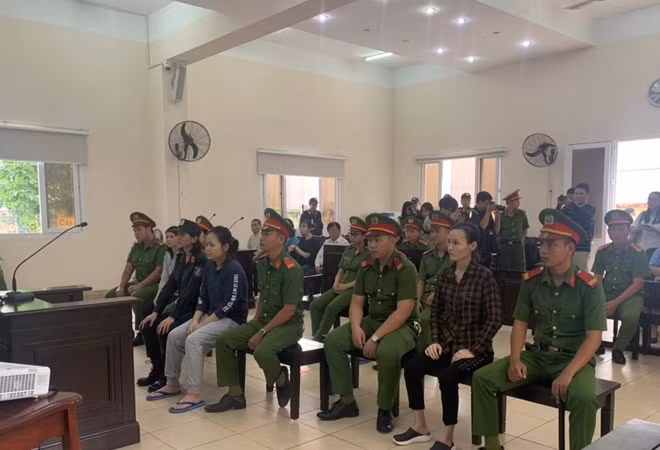 Các bị cáo tại phiên tòa