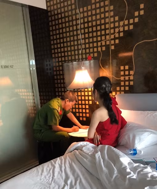 "Tú bà" 23 tuổi môi giới bán dâm cho khách vừa dùng ma túy ảnh 2