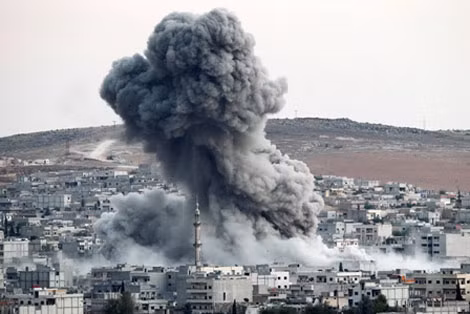 Một cuộc không kích của quân đội Mỹ vào mục tiêu IS tại thị trấn Kobane.