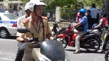 CSGT Đà Nẵng tích cực hỗ trợ thí sinh đi thi