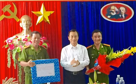 Bí thư Thành ủy Đà Nẵng khen thưởng đơn vị phá án