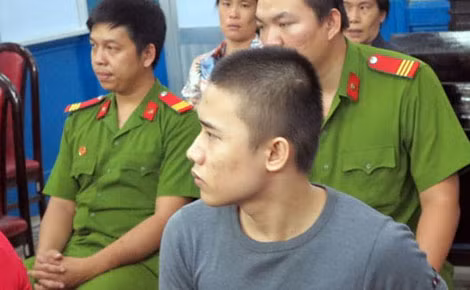Bị cáo Phước tại tòa . Bị cáo Phước tại tòa .