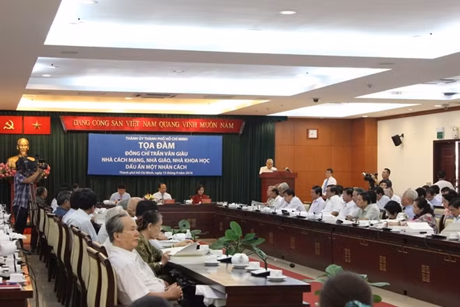 Quang cảnh buổi tọa đàm.