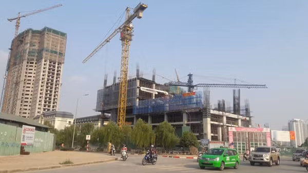 Nhiều doanh nghiệp BĐS đang lo lắng trước động thái siết tín dụng từ phía ngân hàng.